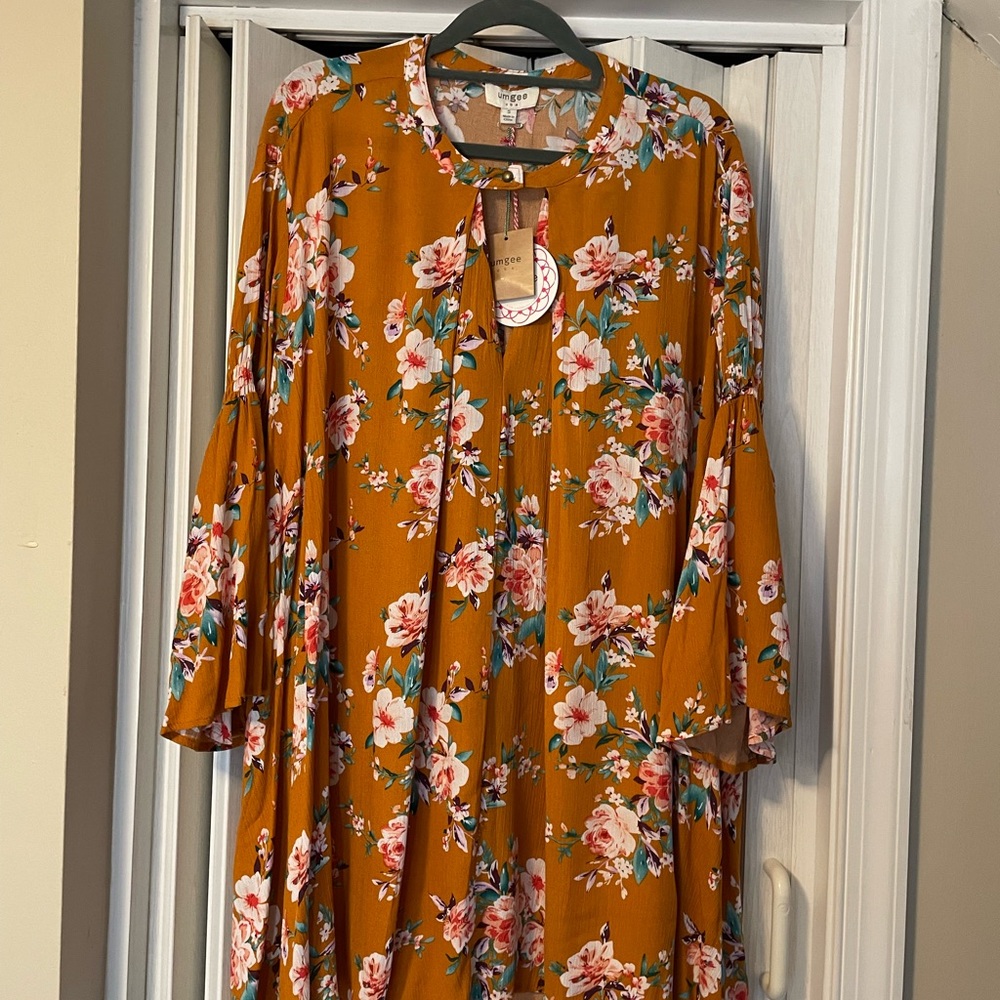 Umgee Floral Oversized Tunic NWT